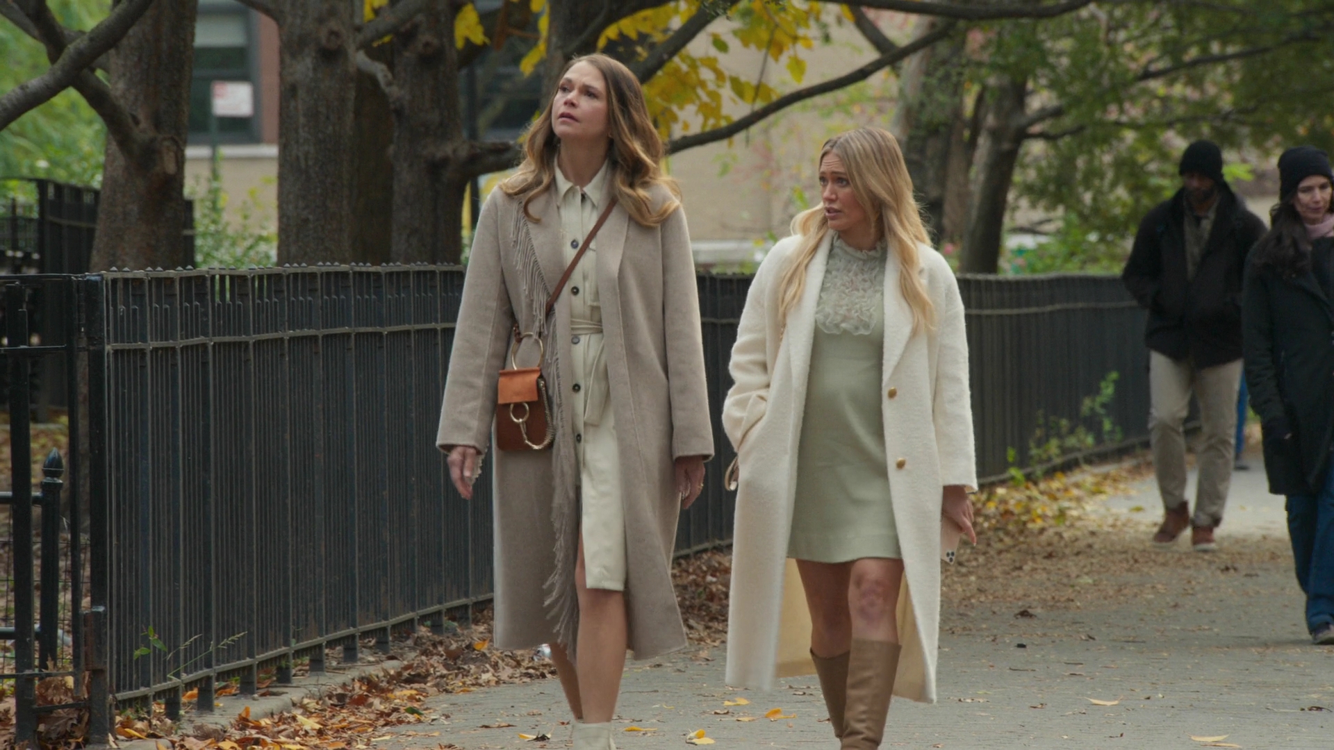 DailyDuff-dot-nl_Younger7x02ItsTheEndOfTheWorldWormGirl0412.jpg