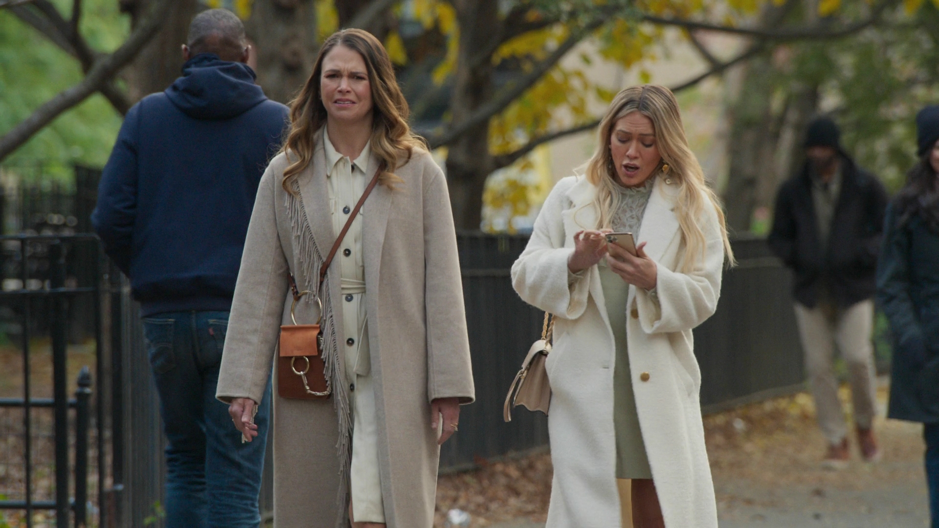 DailyDuff-dot-nl_Younger7x02ItsTheEndOfTheWorldWormGirl0421.jpg