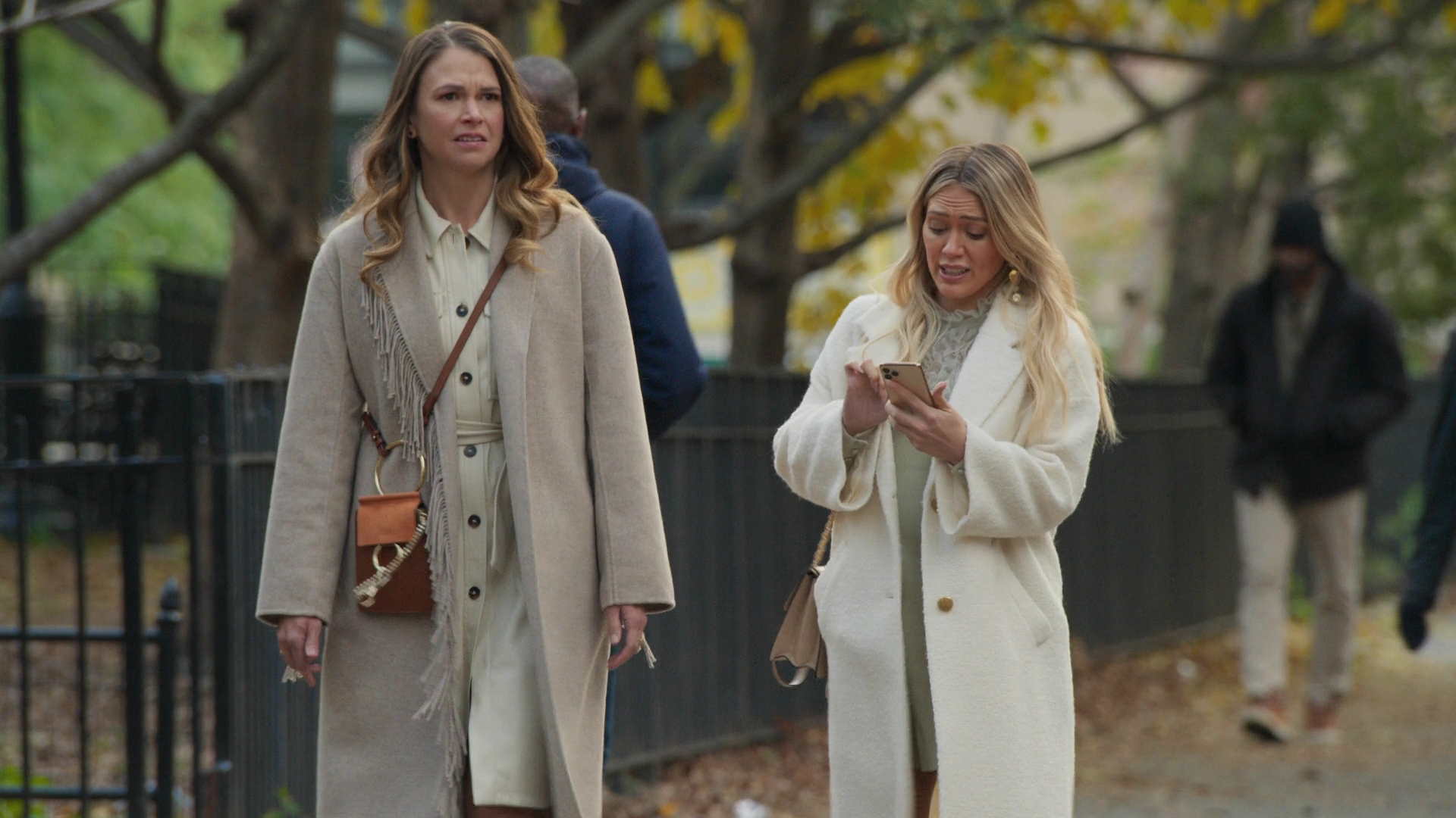 DailyDuff-dot-nl_Younger7x02ItsTheEndOfTheWorldWormGirl0422.jpg