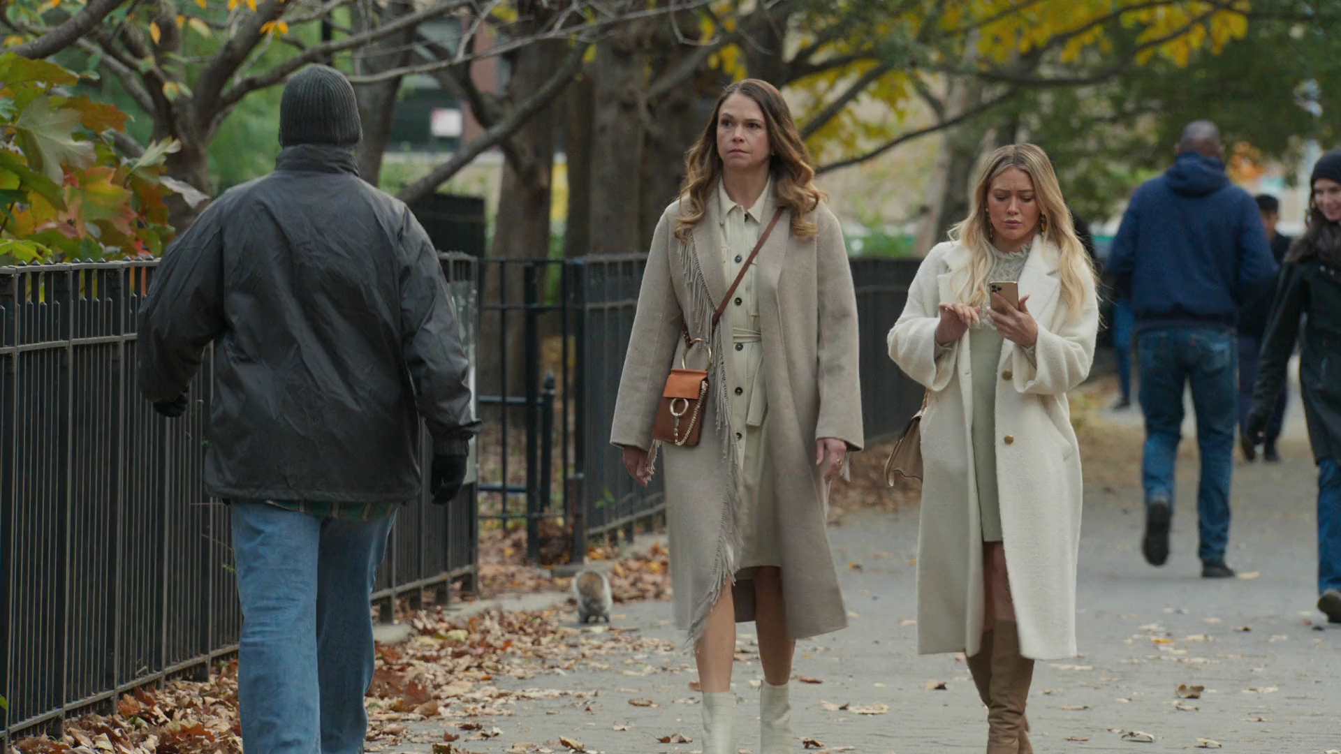 DailyDuff-dot-nl_Younger7x02ItsTheEndOfTheWorldWormGirl0426.jpg