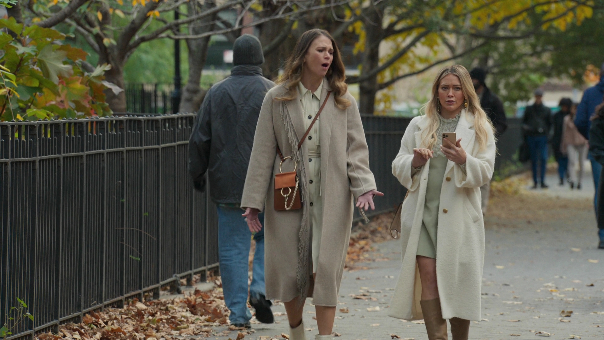 DailyDuff-dot-nl_Younger7x02ItsTheEndOfTheWorldWormGirl0429.jpg