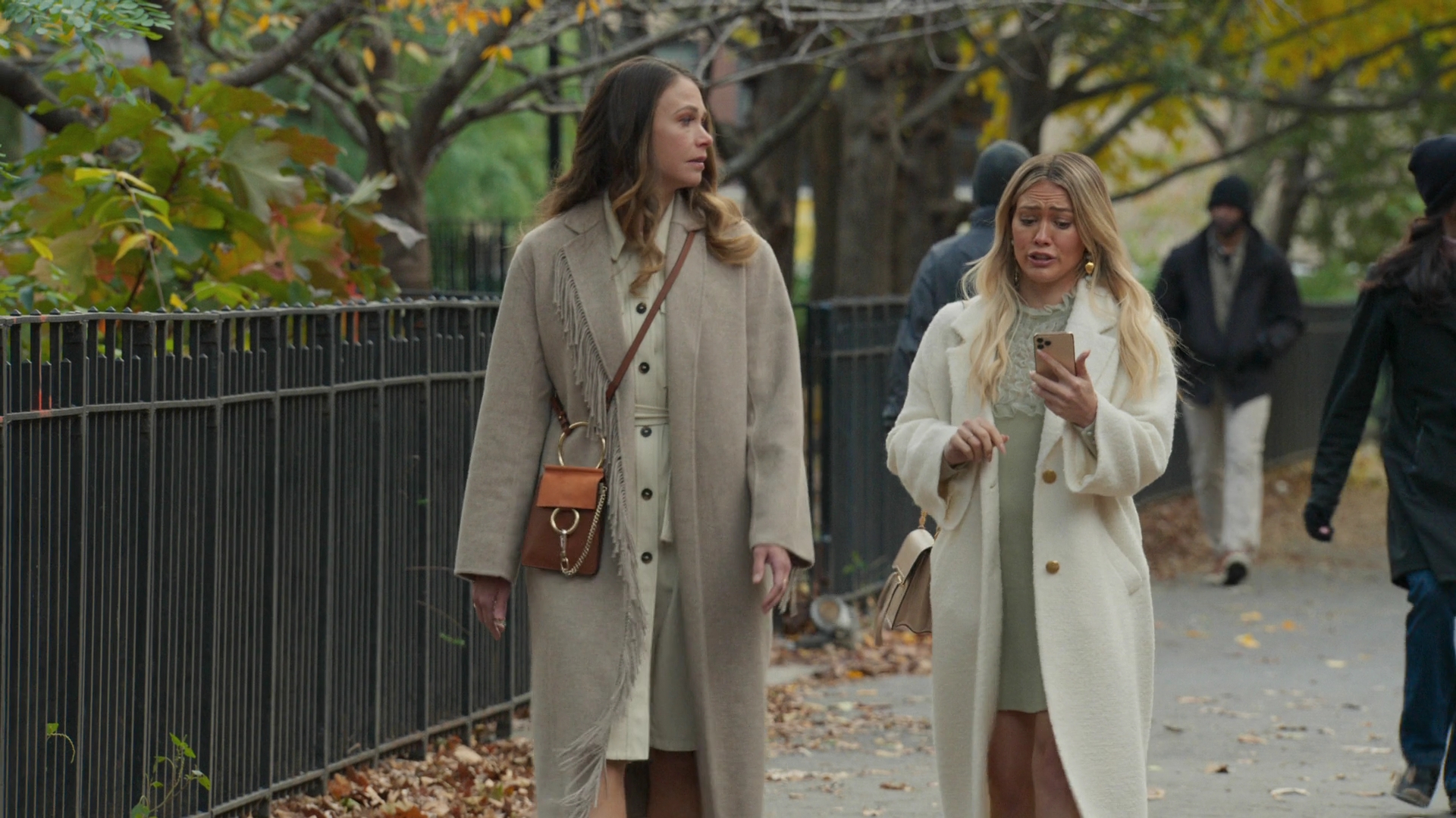 DailyDuff-dot-nl_Younger7x02ItsTheEndOfTheWorldWormGirl0433.jpg