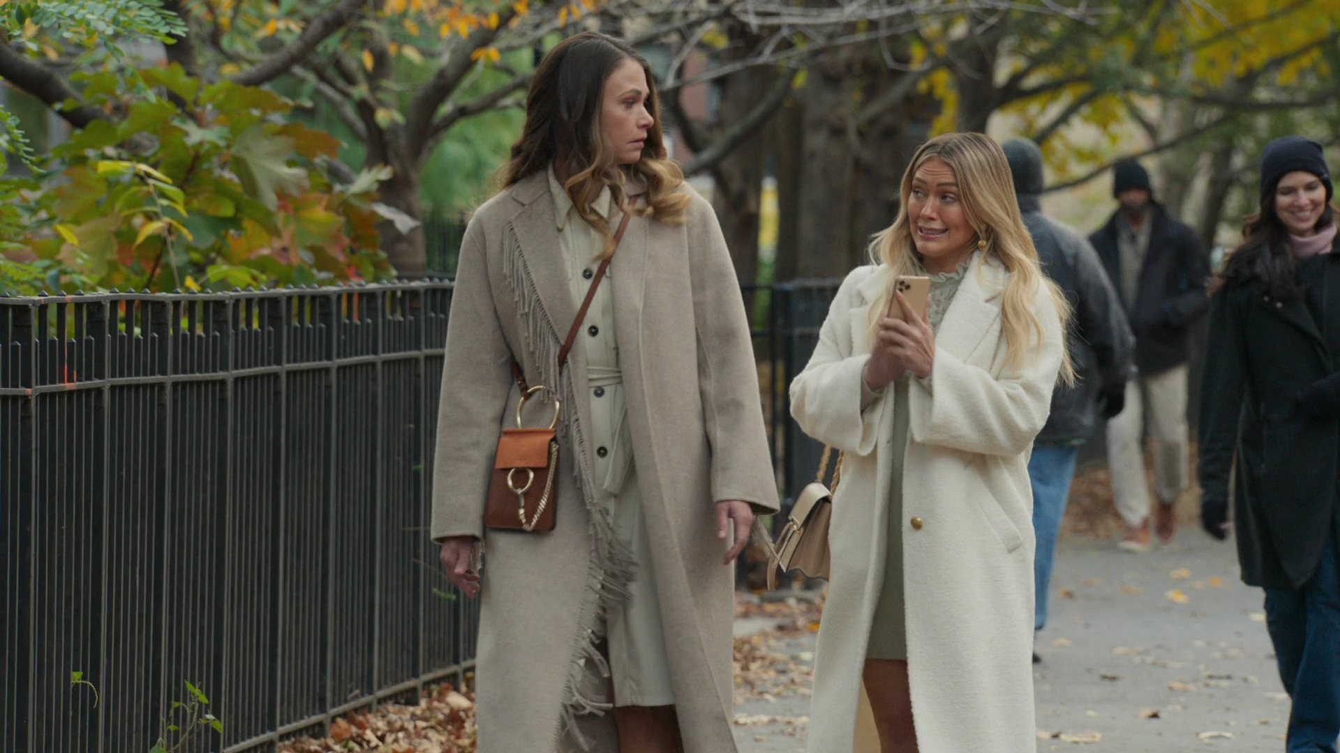 DailyDuff-dot-nl_Younger7x02ItsTheEndOfTheWorldWormGirl0434.jpg