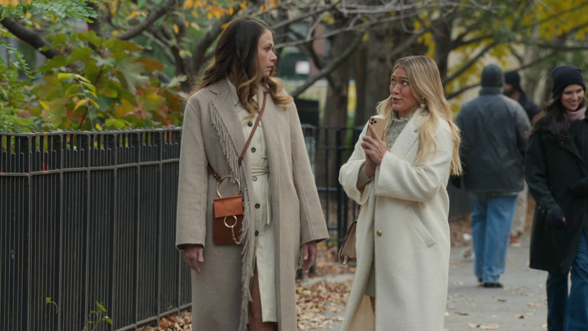 DailyDuff-dot-nl_Younger7x02ItsTheEndOfTheWorldWormGirl0435.jpg