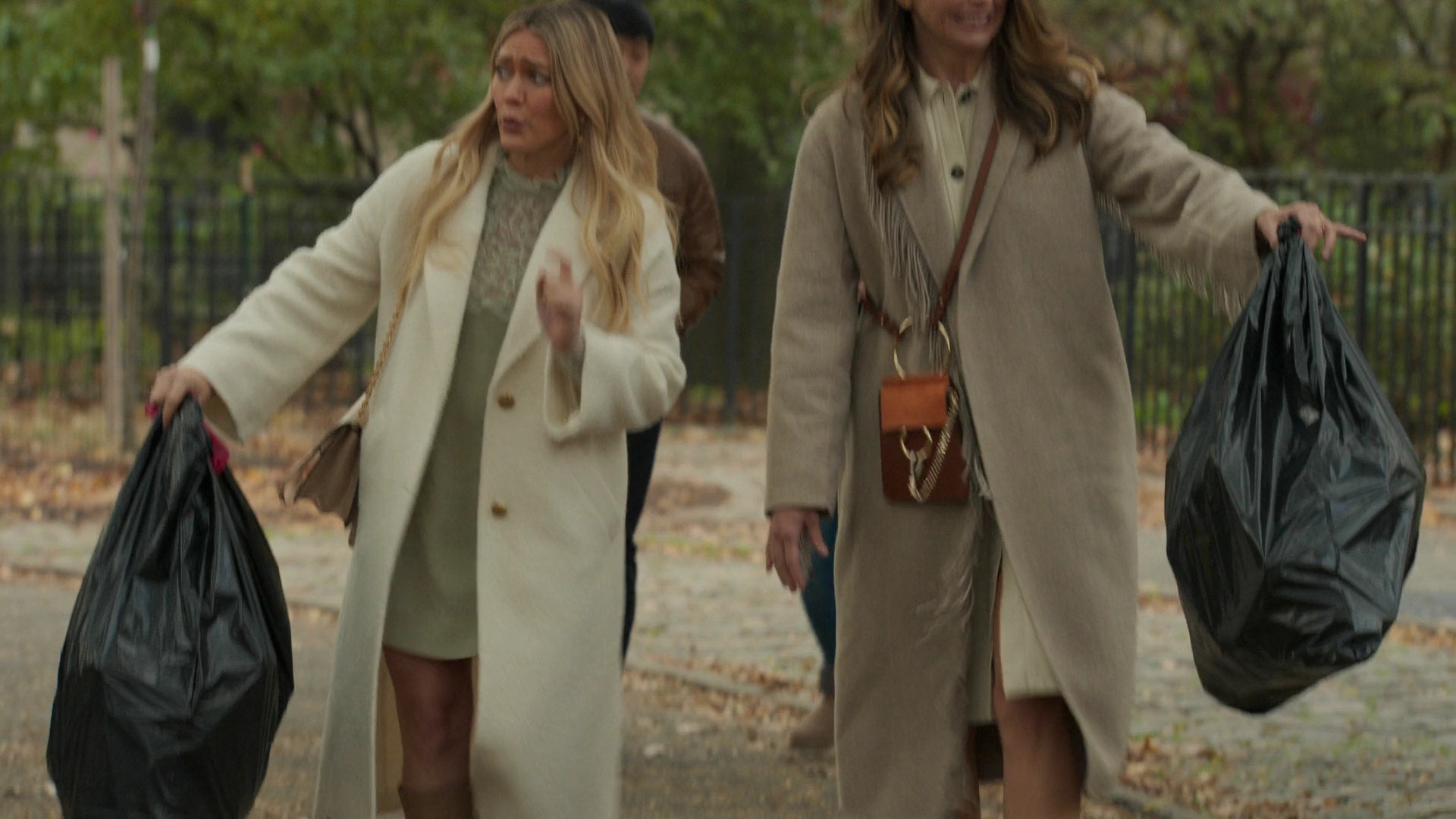 DailyDuff-dot-nl_Younger7x02ItsTheEndOfTheWorldWormGirl0441.jpg