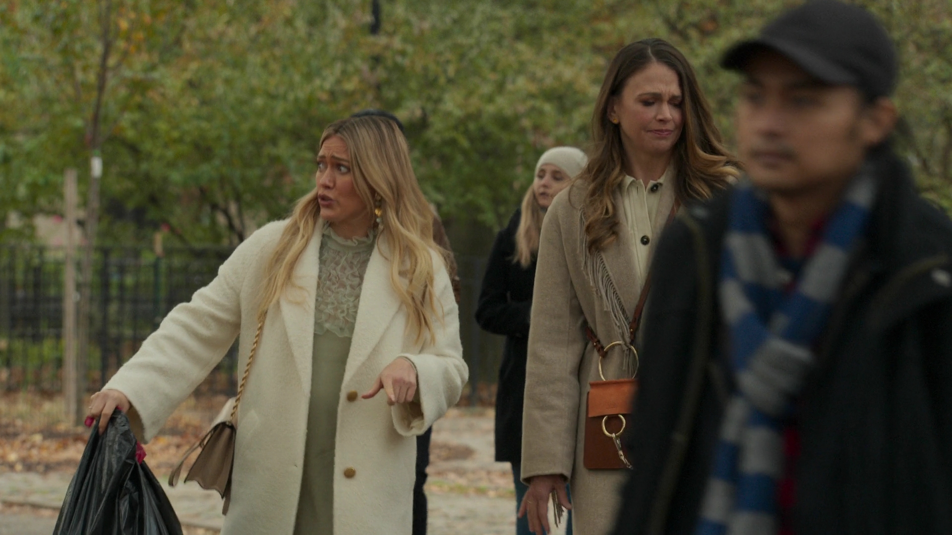 DailyDuff-dot-nl_Younger7x02ItsTheEndOfTheWorldWormGirl0442.jpg