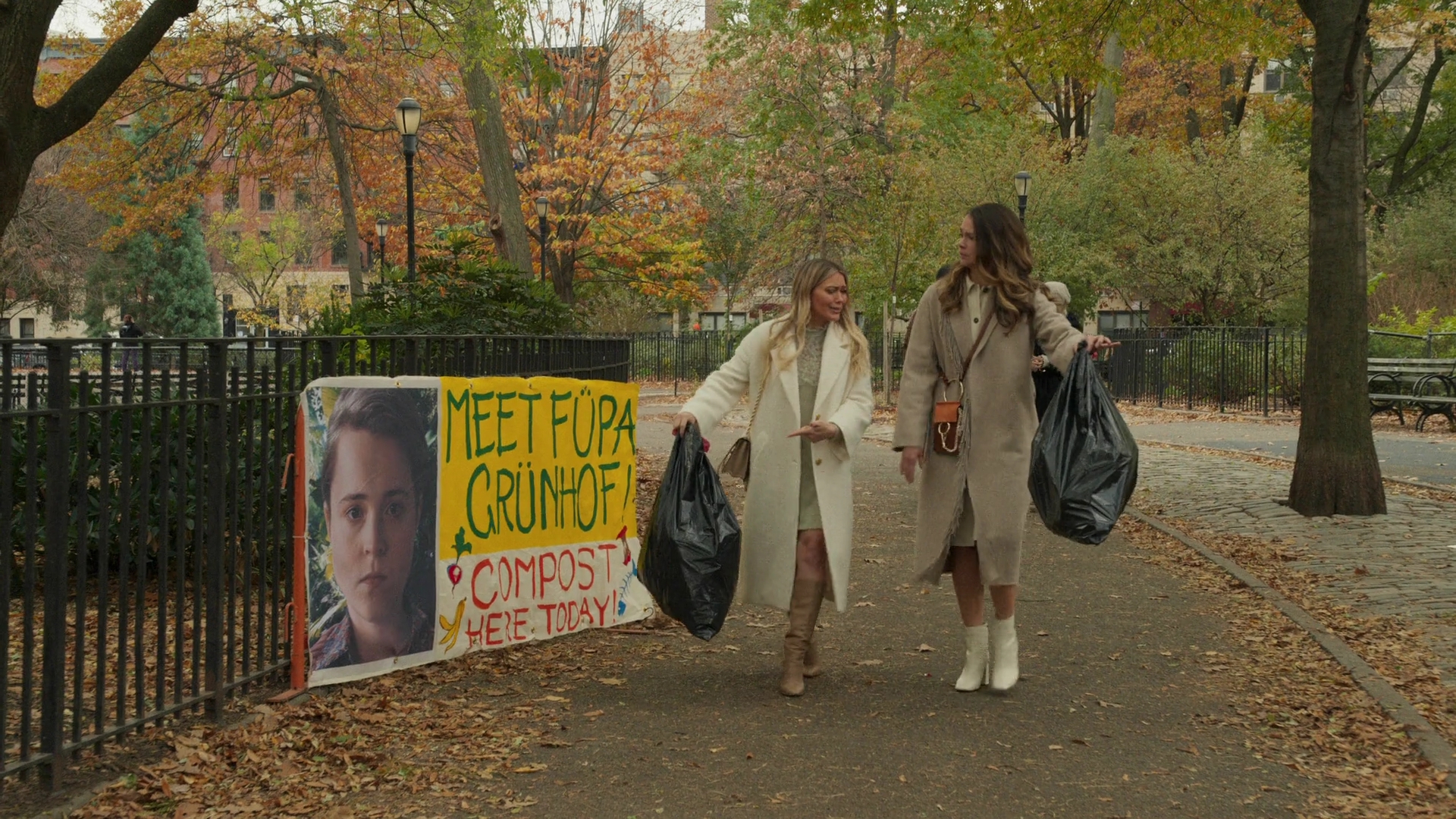 DailyDuff-dot-nl_Younger7x02ItsTheEndOfTheWorldWormGirl0444.jpg