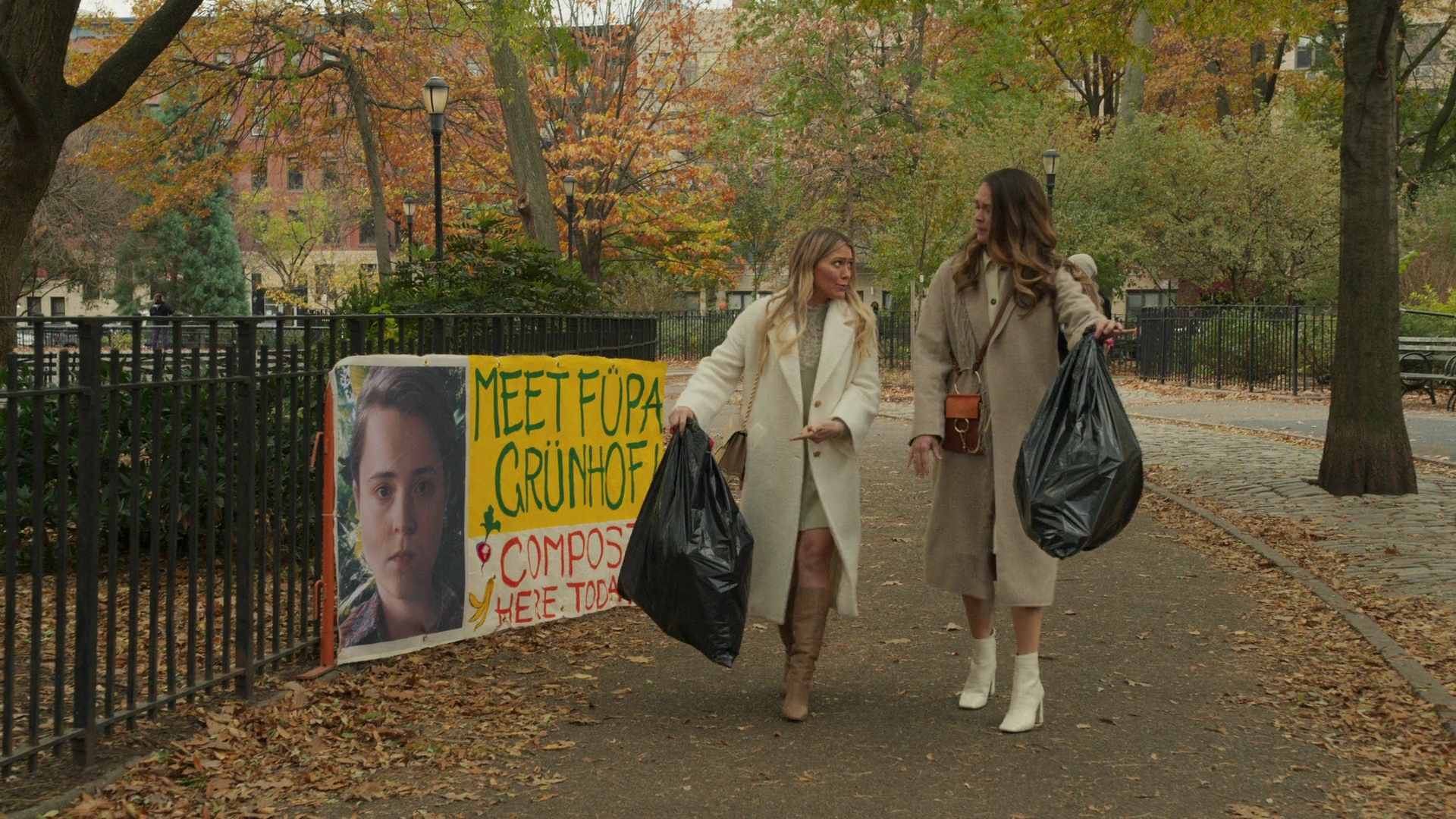 DailyDuff-dot-nl_Younger7x02ItsTheEndOfTheWorldWormGirl0445.jpg
