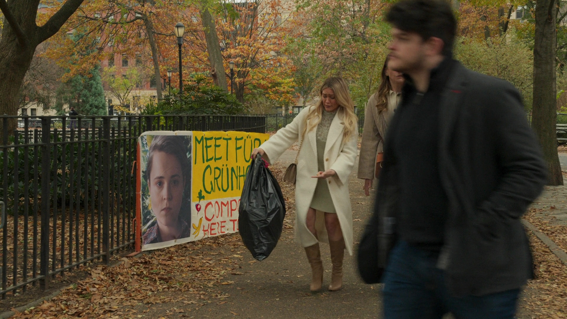DailyDuff-dot-nl_Younger7x02ItsTheEndOfTheWorldWormGirl0446.jpg