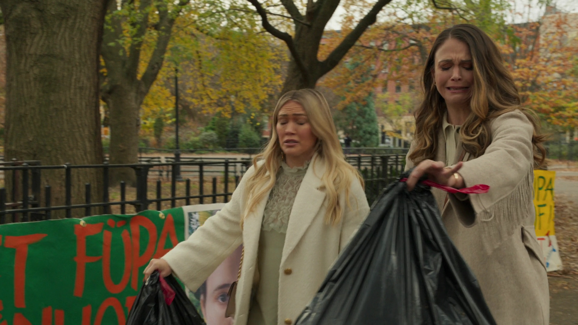 DailyDuff-dot-nl_Younger7x02ItsTheEndOfTheWorldWormGirl0450.jpg