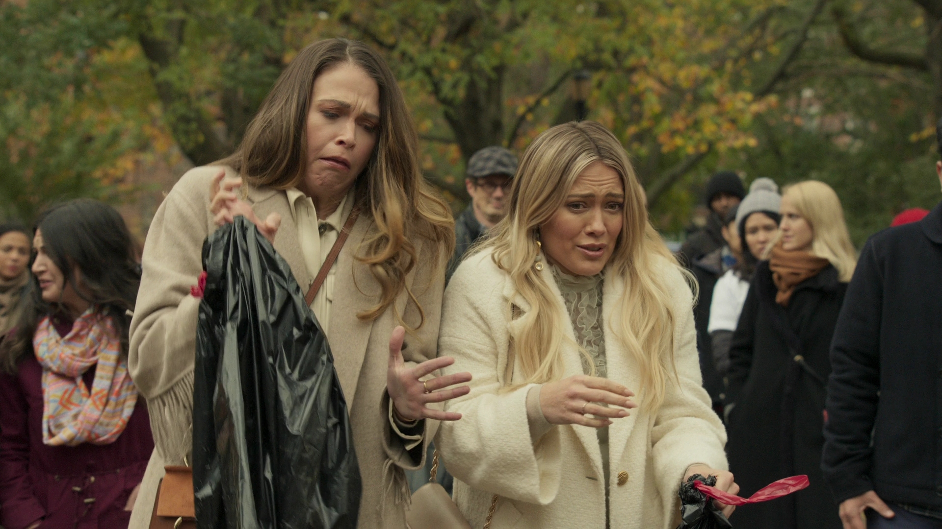 DailyDuff-dot-nl_Younger7x02ItsTheEndOfTheWorldWormGirl0492.jpg