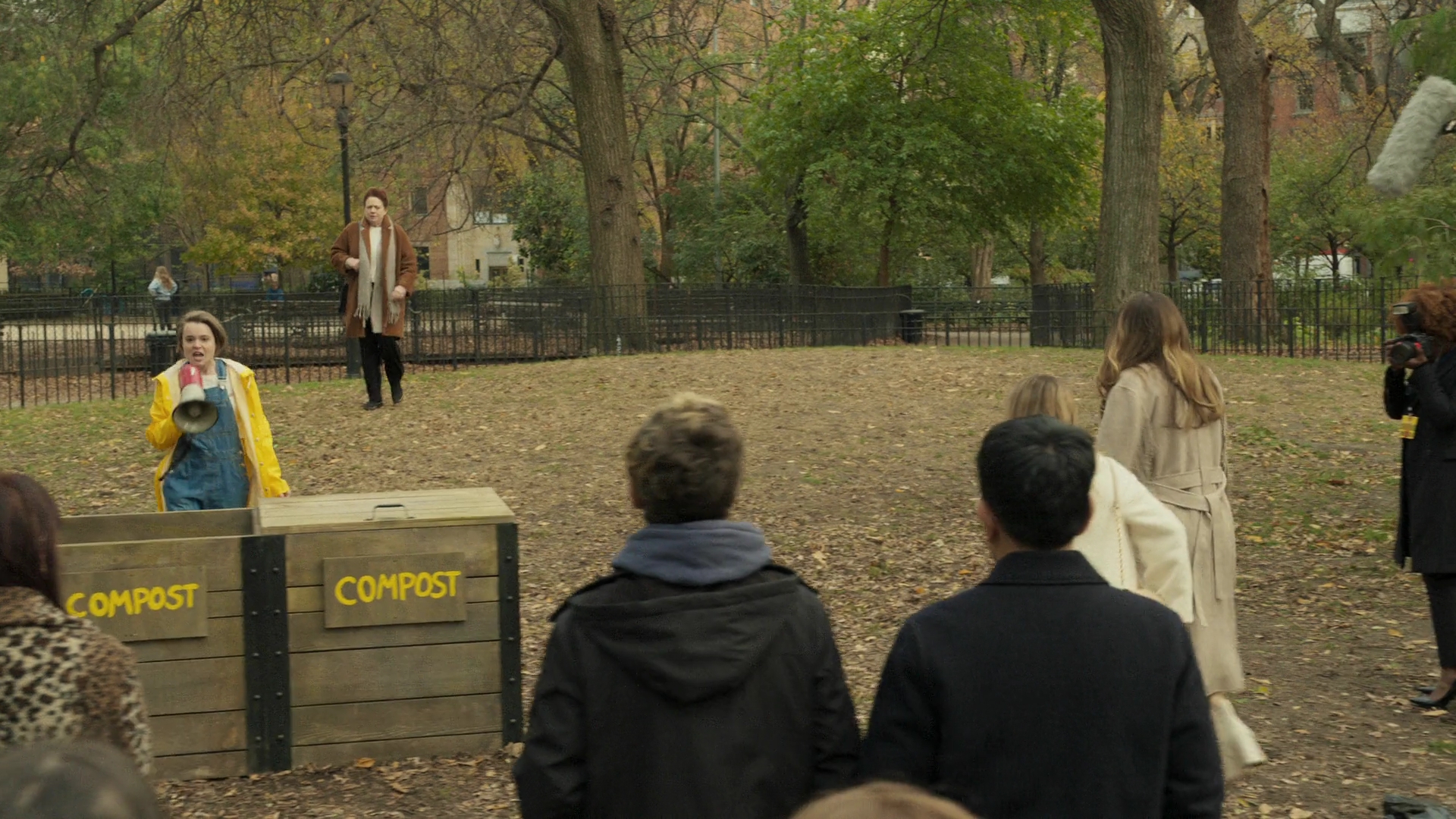 DailyDuff-dot-nl_Younger7x02ItsTheEndOfTheWorldWormGirl0505.jpg