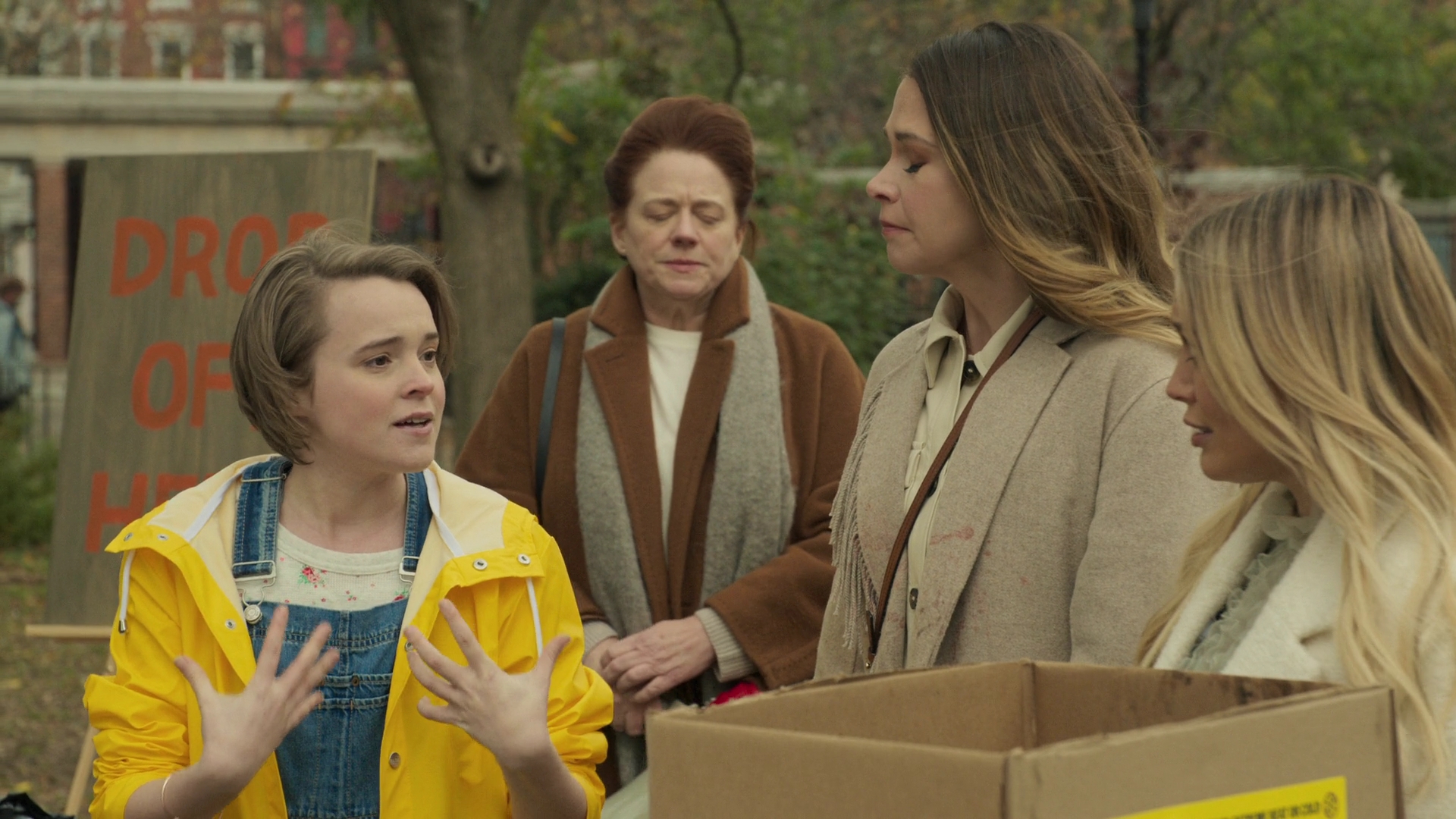 DailyDuff-dot-nl_Younger7x02ItsTheEndOfTheWorldWormGirl0563.jpg