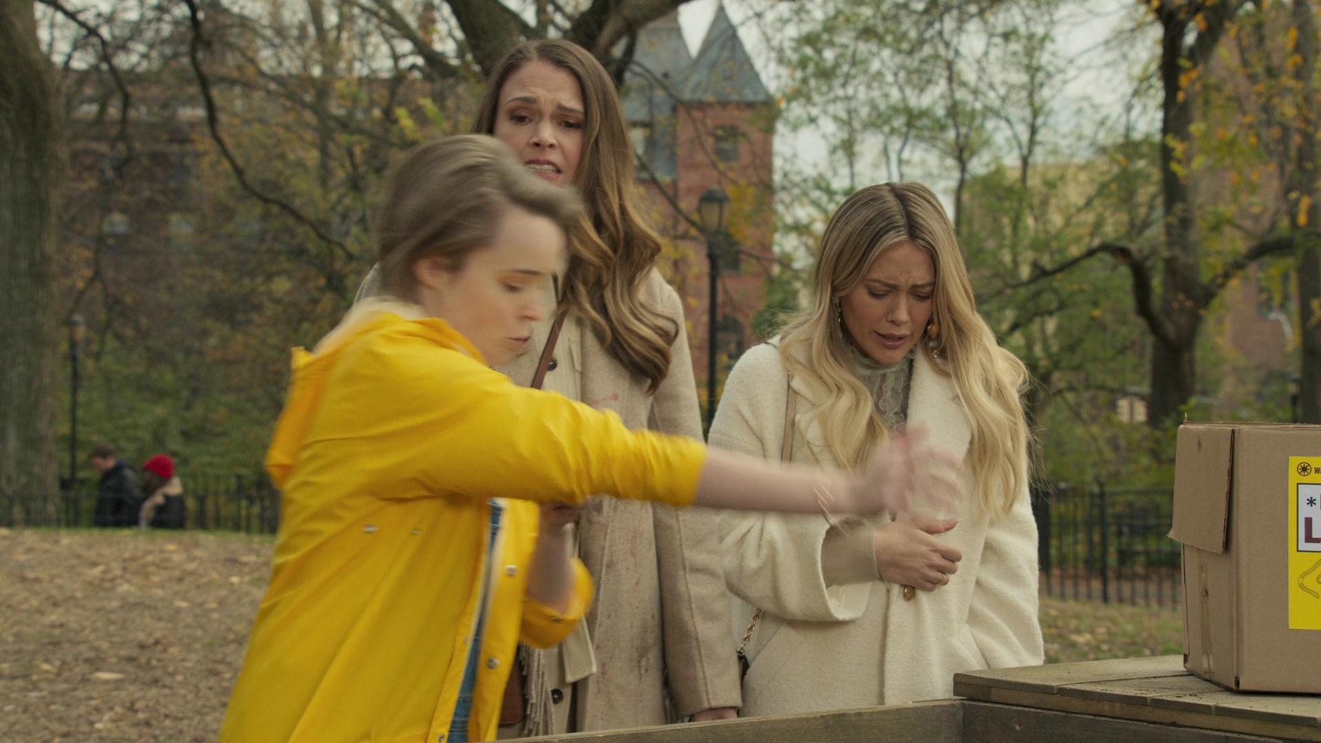 DailyDuff-dot-nl_Younger7x02ItsTheEndOfTheWorldWormGirl0596.jpg
