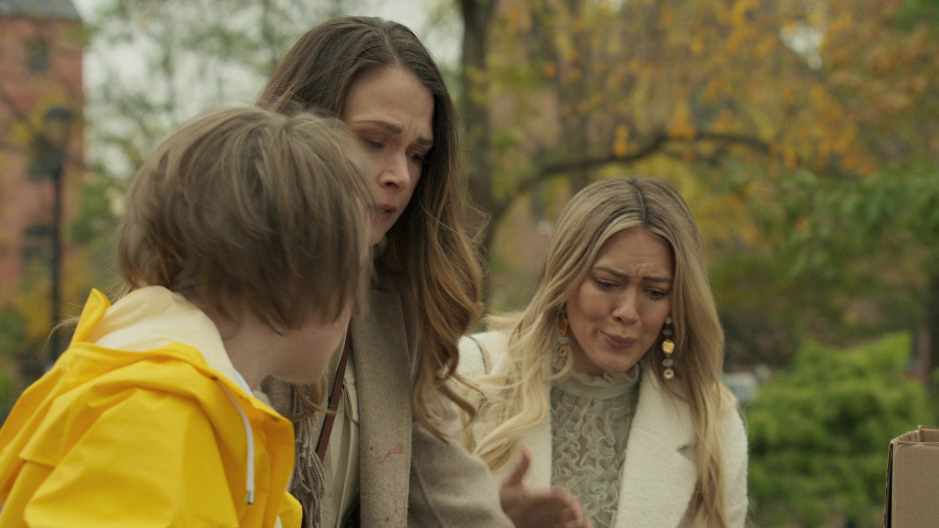 DailyDuff-dot-nl_Younger7x02ItsTheEndOfTheWorldWormGirl0610.jpg