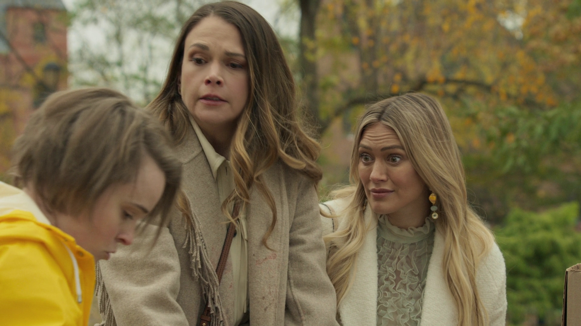 DailyDuff-dot-nl_Younger7x02ItsTheEndOfTheWorldWormGirl0614.jpg