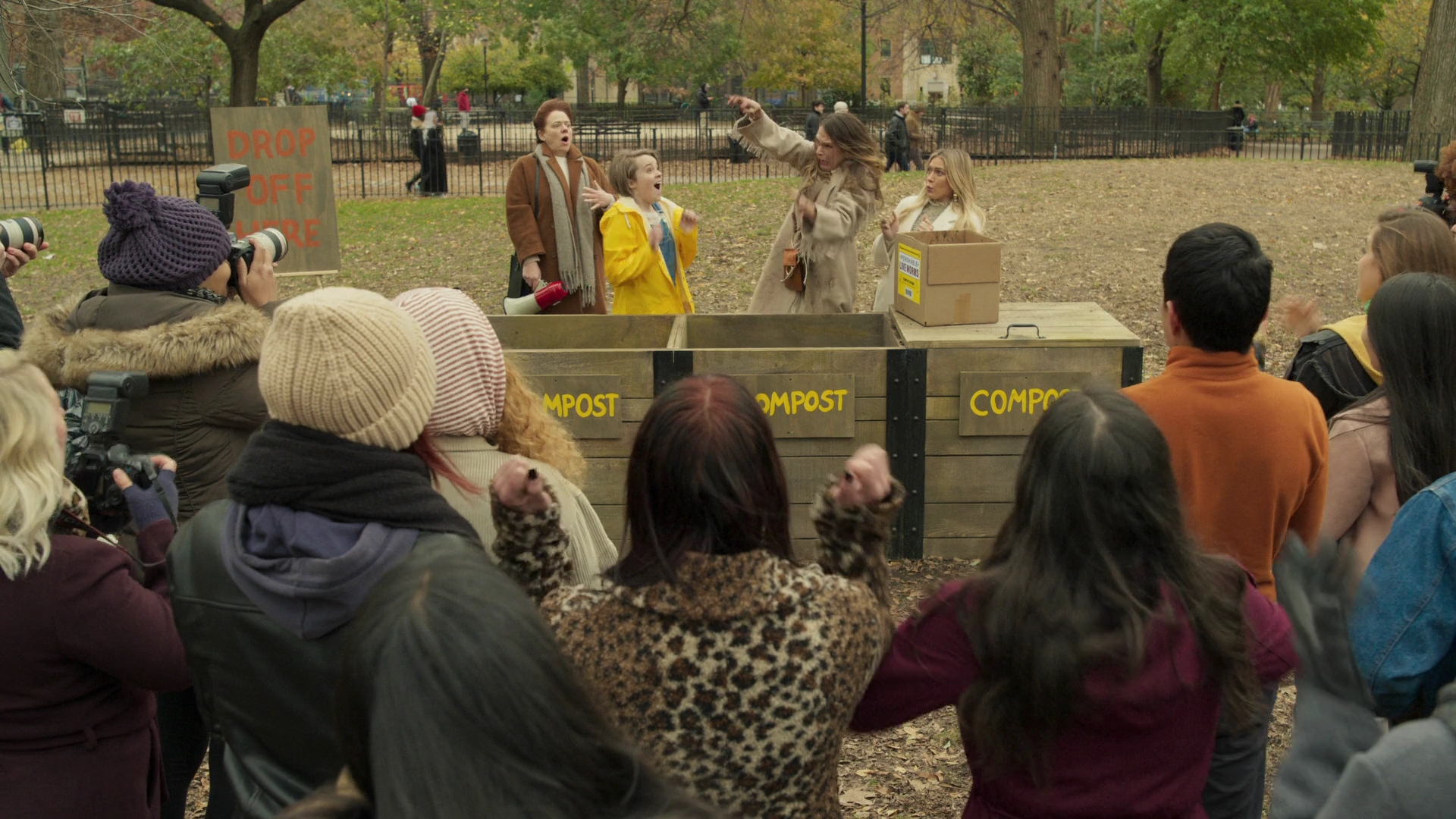 DailyDuff-dot-nl_Younger7x02ItsTheEndOfTheWorldWormGirl0626.jpg