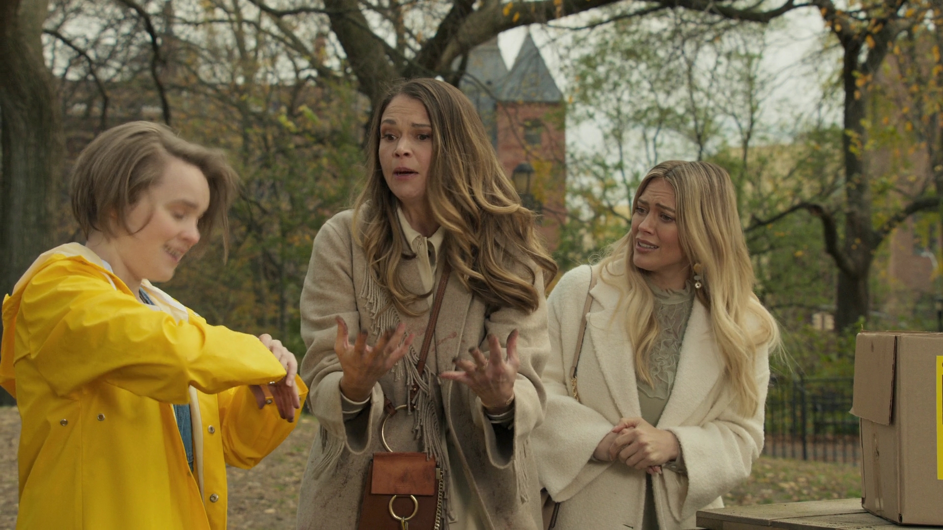 DailyDuff-dot-nl_Younger7x02ItsTheEndOfTheWorldWormGirl0632.jpg