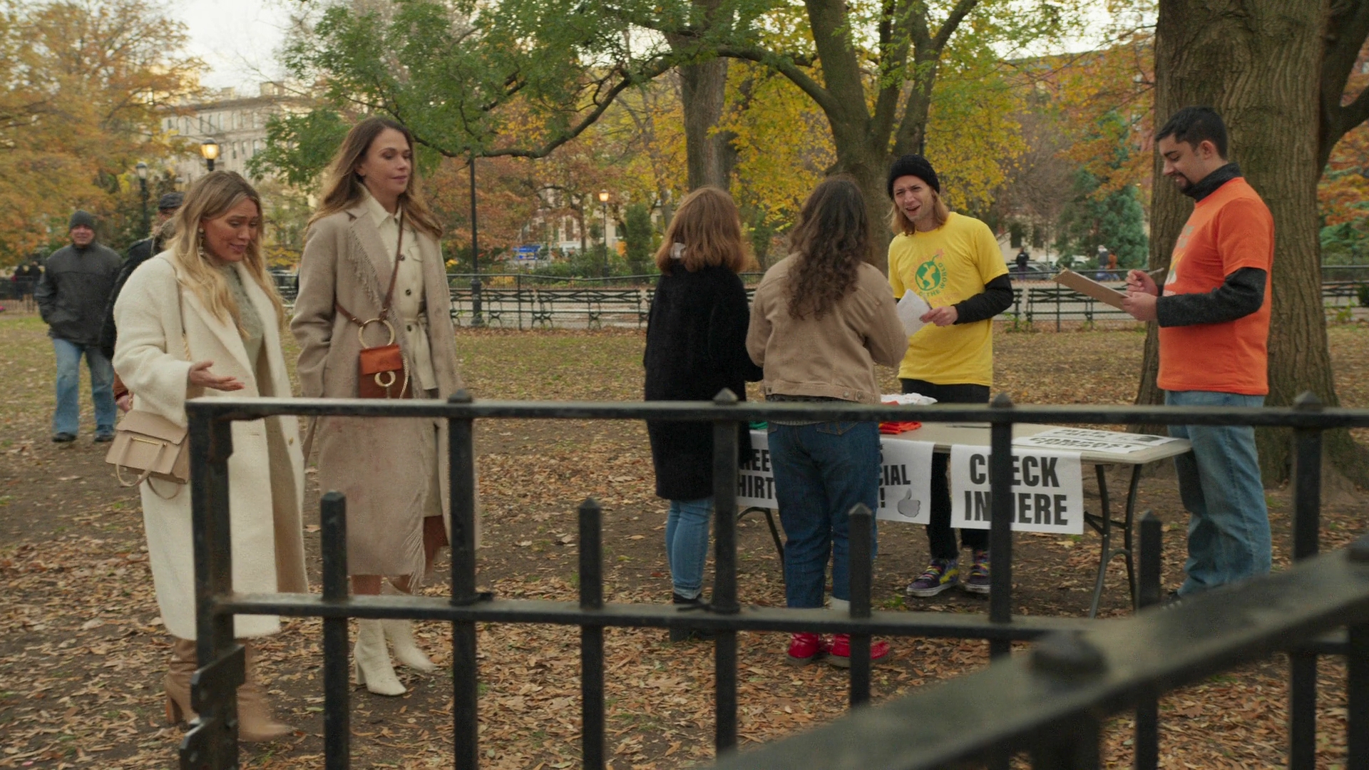 DailyDuff-dot-nl_Younger7x02ItsTheEndOfTheWorldWormGirl0647.jpg