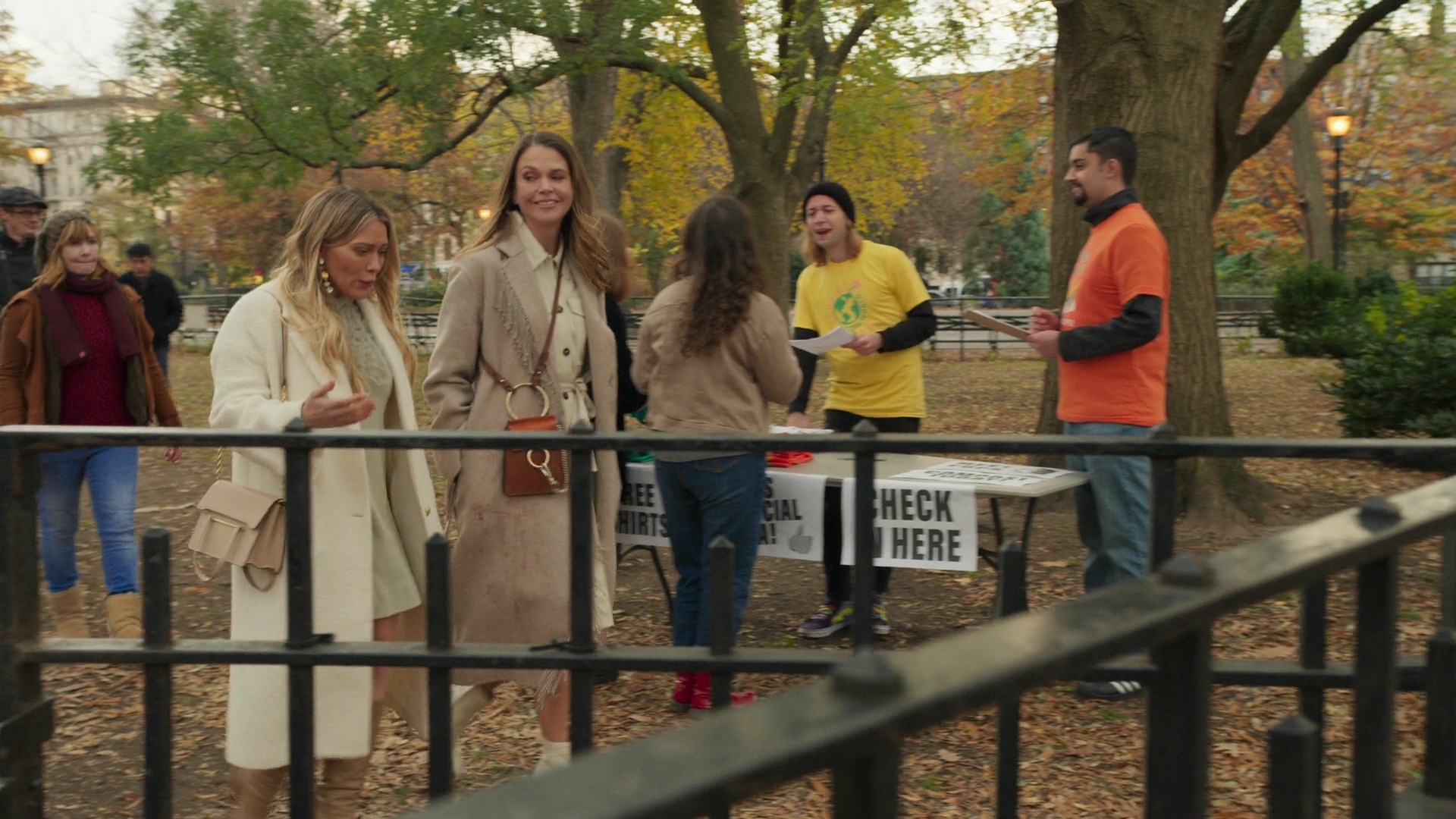 DailyDuff-dot-nl_Younger7x02ItsTheEndOfTheWorldWormGirl0648.jpg