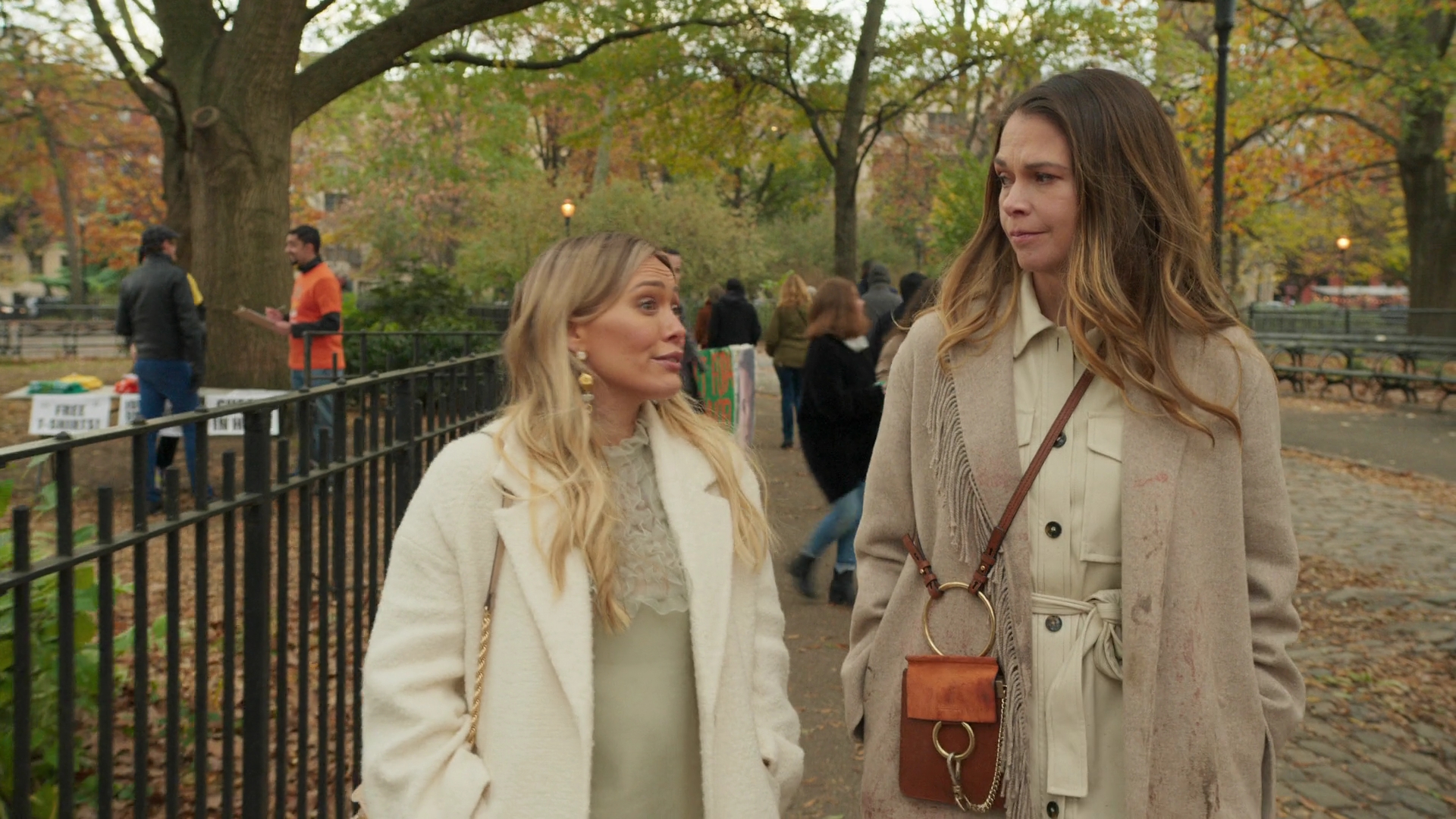 DailyDuff-dot-nl_Younger7x02ItsTheEndOfTheWorldWormGirl0660.jpg