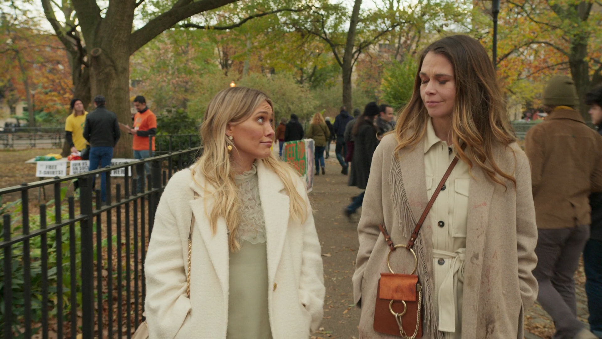 DailyDuff-dot-nl_Younger7x02ItsTheEndOfTheWorldWormGirl0661.jpg