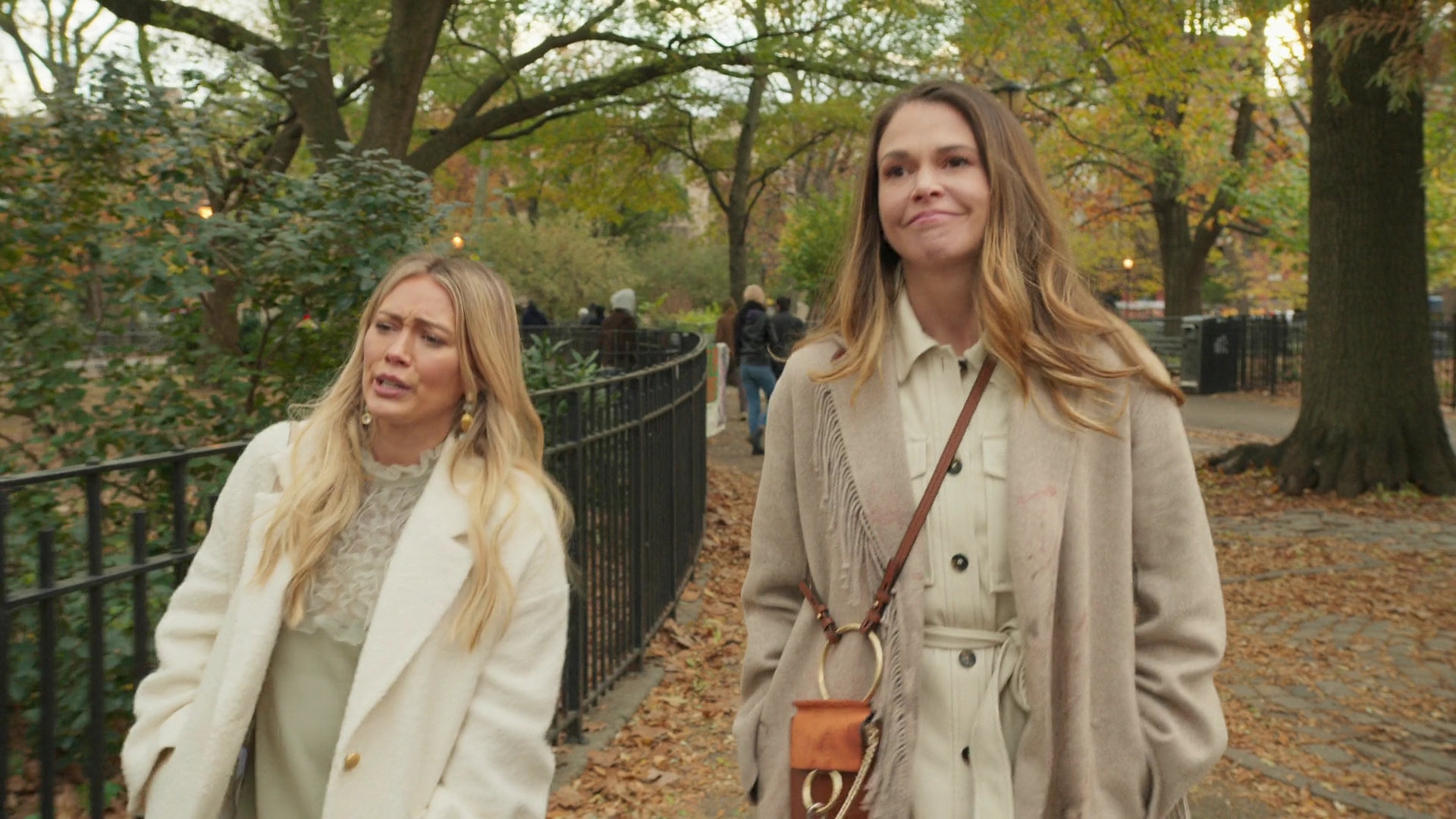 DailyDuff-dot-nl_Younger7x02ItsTheEndOfTheWorldWormGirl0670.jpg