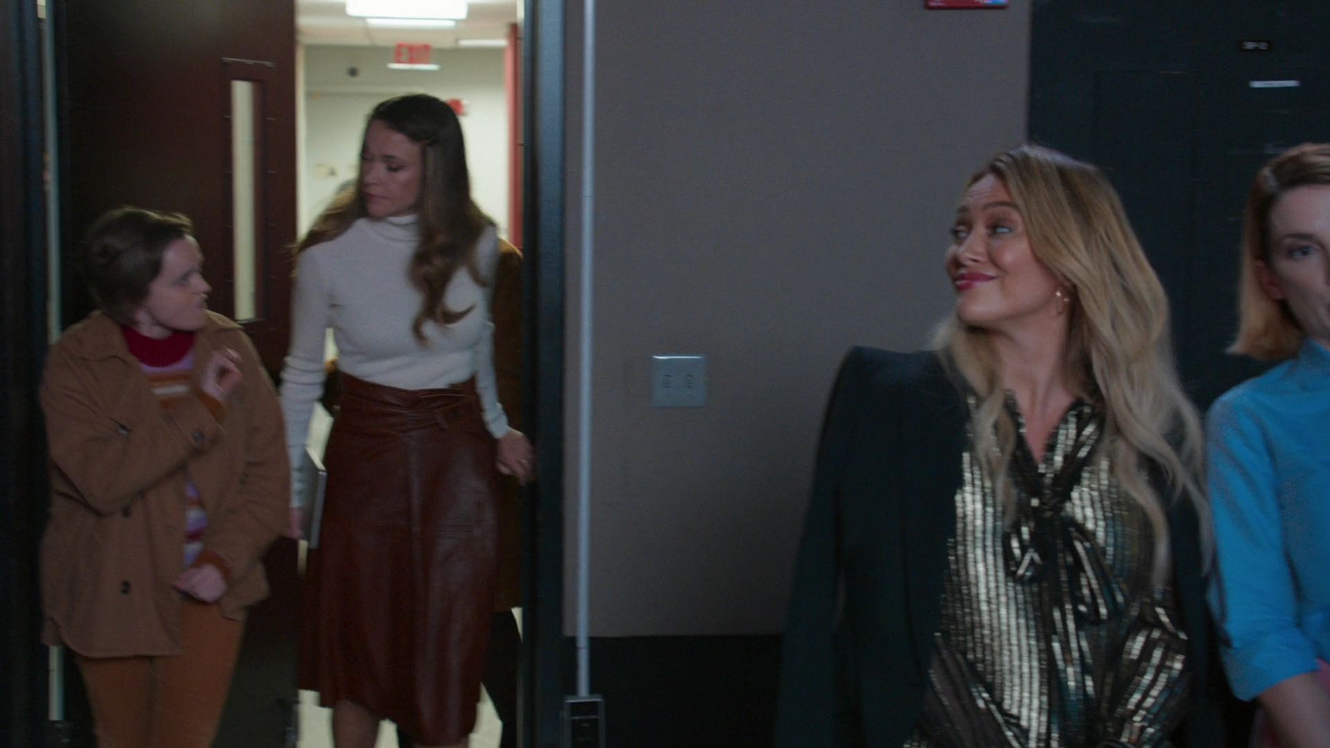DailyDuff-dot-nl_Younger7x02ItsTheEndOfTheWorldWormGirl0929.jpg