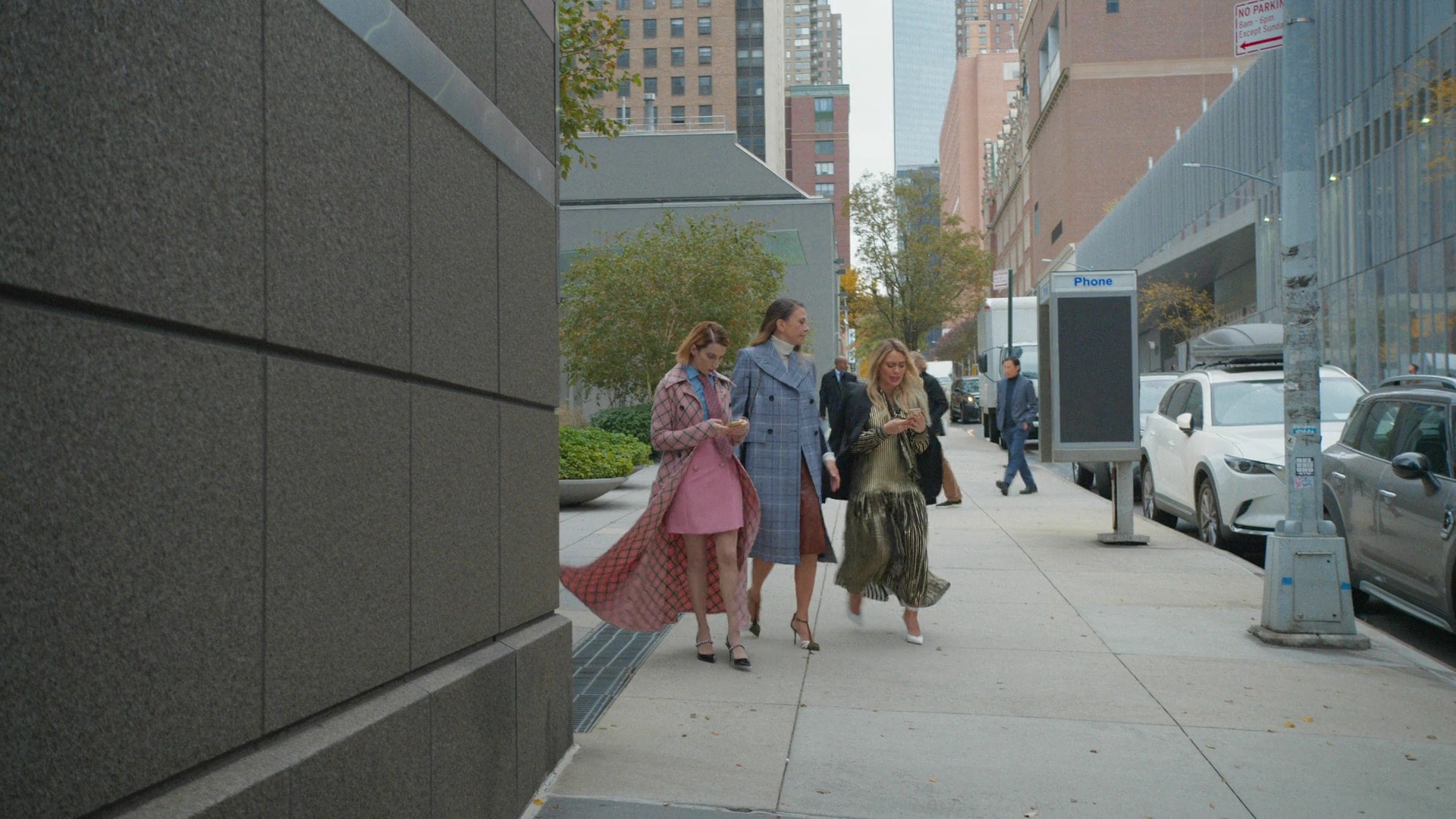 DailyDuff-dot-nl_Younger7x02ItsTheEndOfTheWorldWormGirl1024.jpg