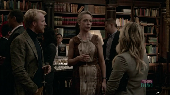 DailyDuff-dot-nl_Younger1x03-0619.jpg