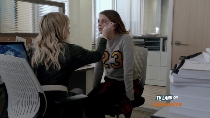 DailyDuff-dot-nl_Younger1x09-0444.jpg
