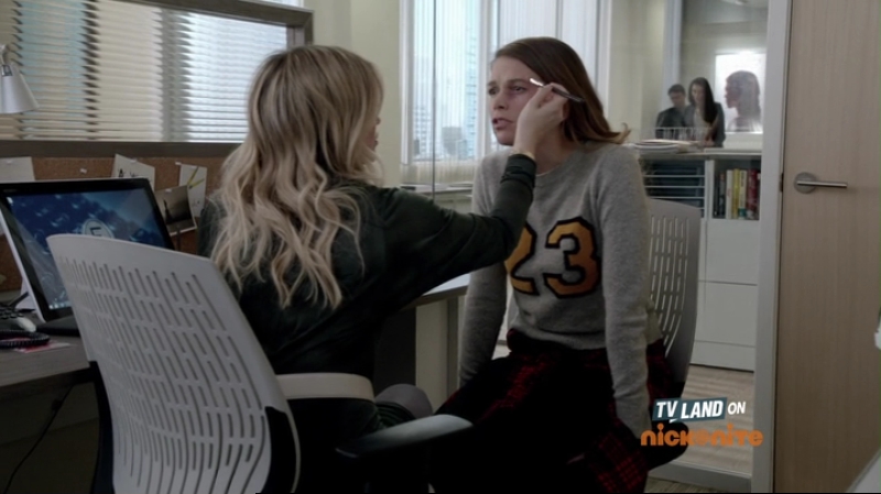 DailyDuff-dot-nl_Younger1x09-0447.jpg