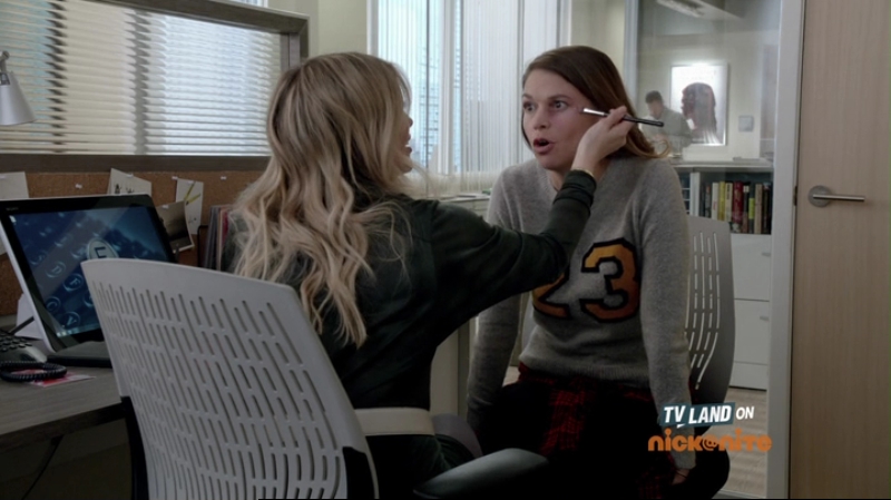 DailyDuff-dot-nl_Younger1x09-0462.jpg