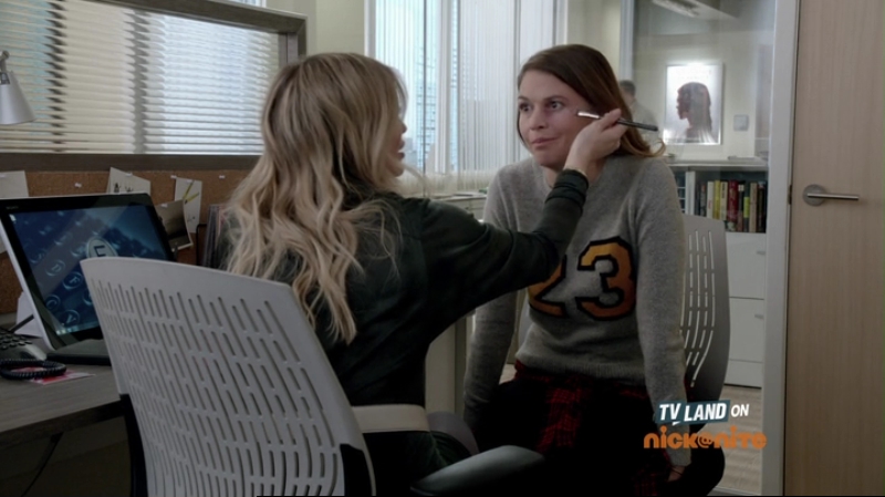 DailyDuff-dot-nl_Younger1x09-0463.jpg