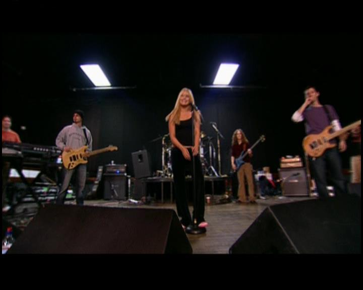 DailyDuff-dot-nl_GirlCanRockDVD-TheTour0305.jpg DailyDuff-dot-nl_GirlCanRockDVD-TheTour0305.jpg