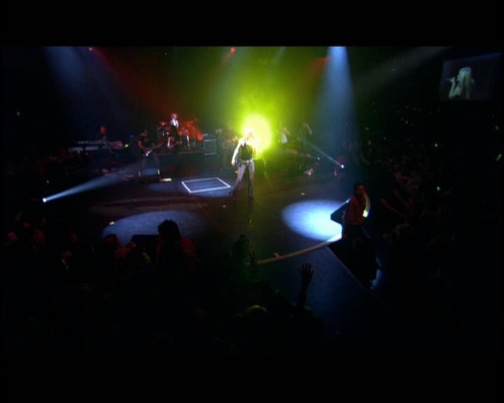 DailyDuff-dot-nl_GirlCanRockDVD-LiveInConcert0087.jpg