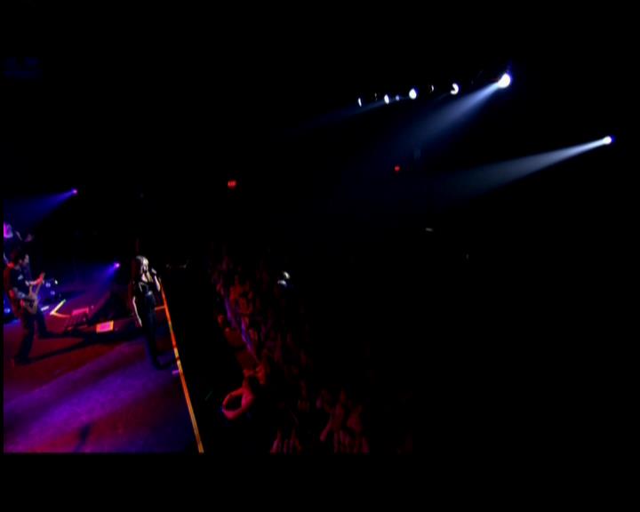 DailyDuff-dot-nl_GirlCanRockDVD-LiveInConcert1841.jpg