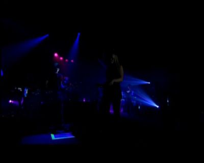 DailyDuff-dot-nl_GirlCanRockDVD-LiveInConcert0205.jpg