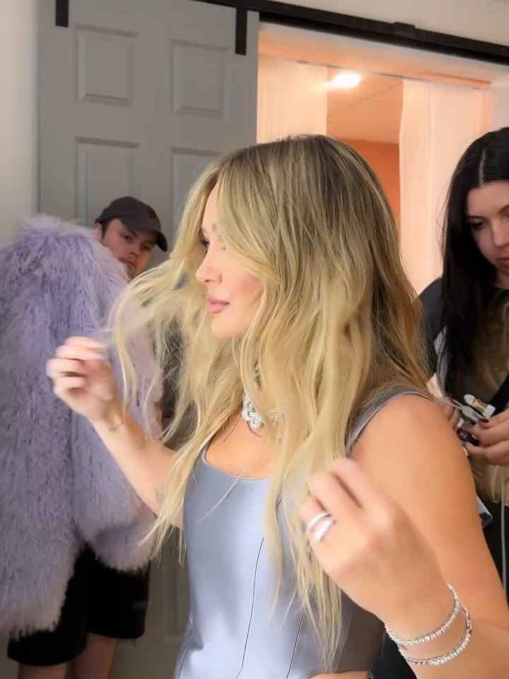 backstage009.jpg backstage009.jpg