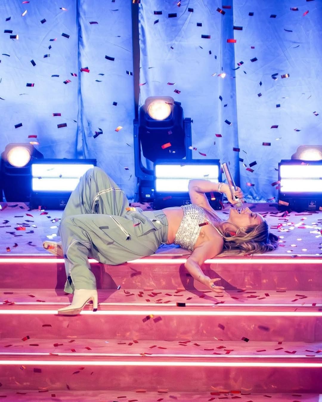 outfit1-027.jpg outfit1-027.jpg