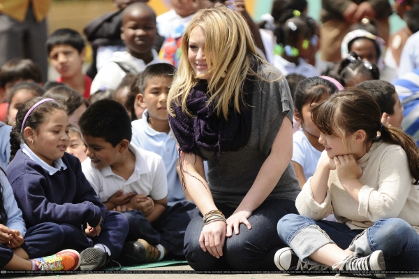 2009-BlessingsInABackpackNormandie018.jpg 2009-BlessingsInABackpackNormandie018.jpg