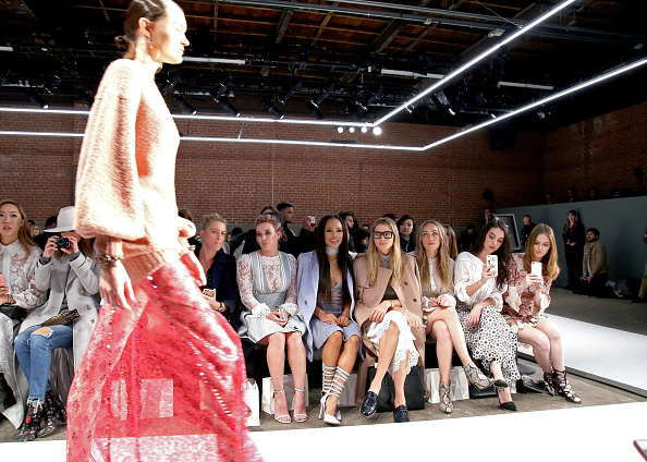 frontrow004.jpg frontrow004.jpg