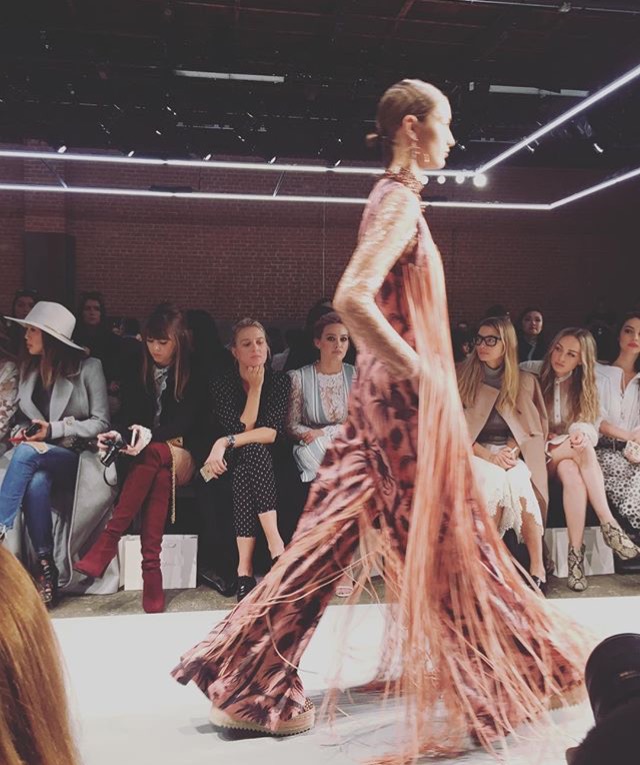 frontrow025.jpeg frontrow025.jpeg