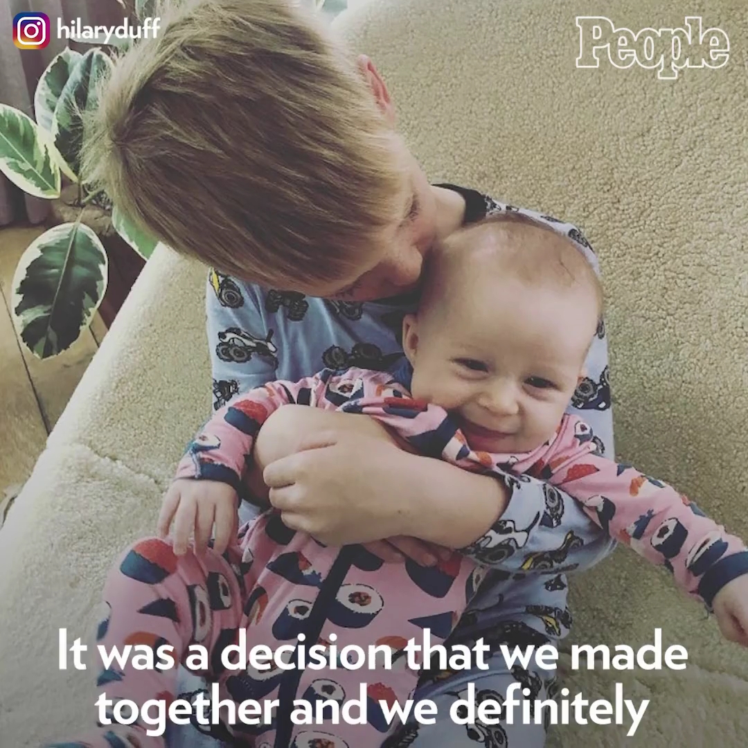 DailyDuff-dot-nl_2021PeopleMagazine-HilaryDuffAndMatthewKomaFamilyGoals0527.jpg DailyDuff-dot-nl_2021PeopleMagazine-HilaryDuffAndMatthewKomaFamilyGoals0527.jpg