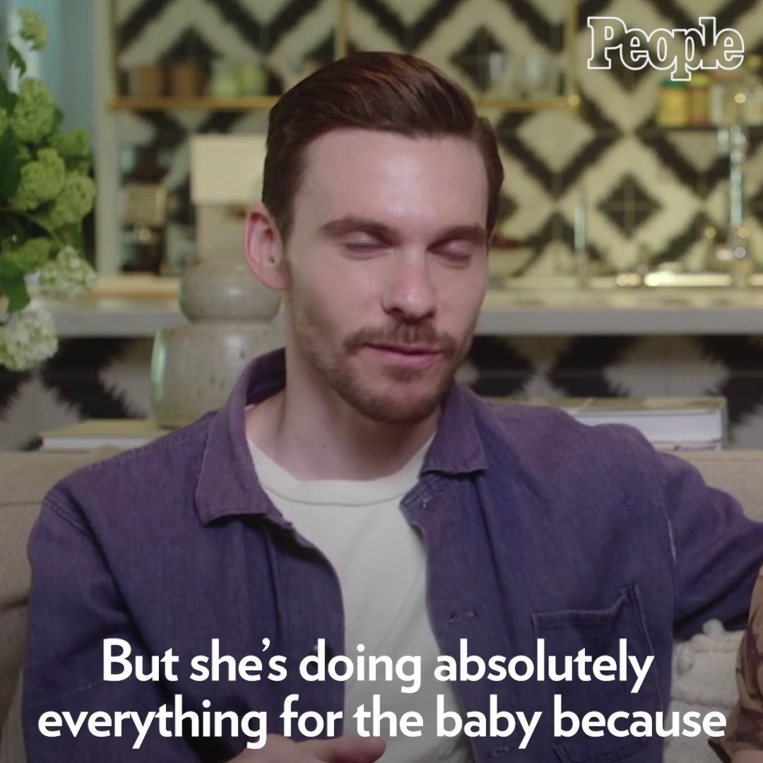 DailyDuff-dot-nl_2021PeopleMagazine-HilaryDuffAndMatthewKomaFamilyGoals0600.jpg DailyDuff-dot-nl_2021PeopleMagazine-HilaryDuffAndMatthewKomaFamilyGoals0600.jpg