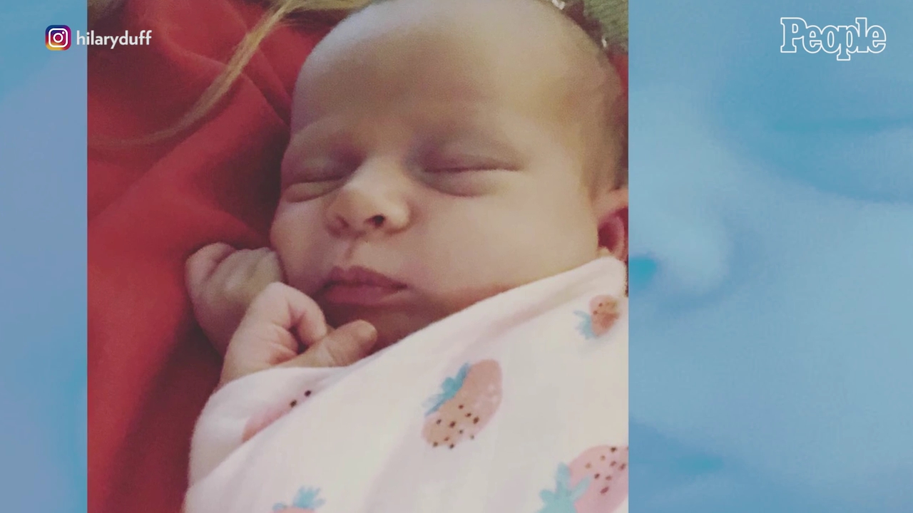 DailyDuff-dot-nl_2021PeopleMagazine-HilaryDuffontheMidnightFeedingMomentThatLeadHertoWriteChildrensBookMyLittleBraveGirl0210.jpg DailyDuff-dot-nl_2021PeopleMagazine-HilaryDuffontheMidnightFeedingMomentThatLeadHertoWriteChildrensBookMyLittleBraveGirl0210.jpg