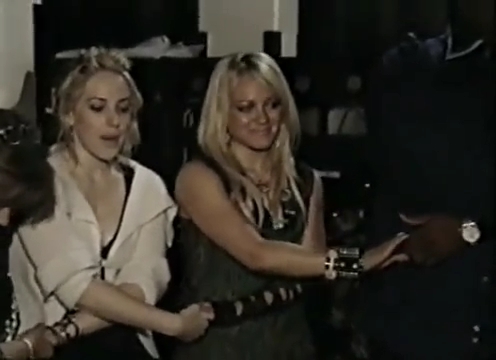 DailyDuff_dot_nl-2004-Disney411-0064.jpg DailyDuff_dot_nl-2004-Disney411-0064.jpg