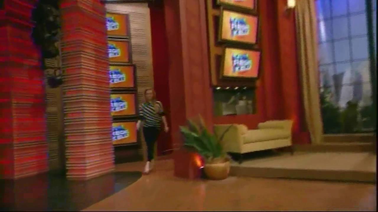 DailyDuff_dot_org__2010LiveWithRegisAndKelly00005.jpg DailyDuff_dot_org__2010LiveWithRegisAndKelly00005.jpg