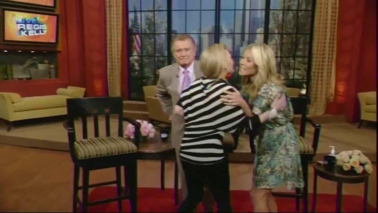 DailyDuff_dot_org__2010LiveWithRegisAndKelly00016.jpg