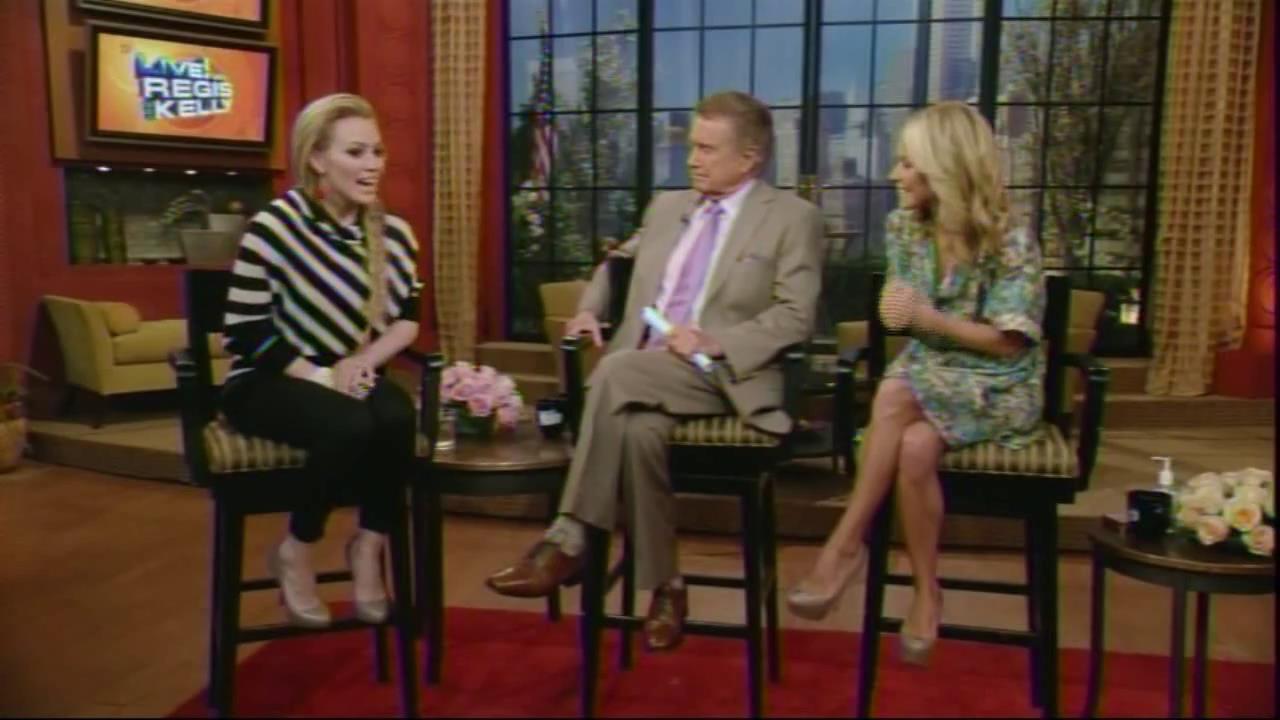 DailyDuff_dot_org__2010LiveWithRegisAndKelly00043.jpg DailyDuff_dot_org__2010LiveWithRegisAndKelly00043.jpg